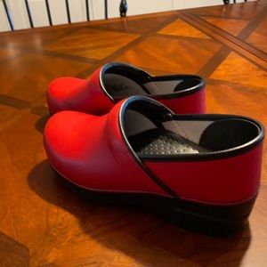 Dansko candy Apple red matte clogs Size 38